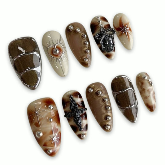 A109 Vintage Brown Charm