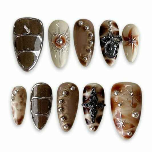 A109 Vintage Brown Charm