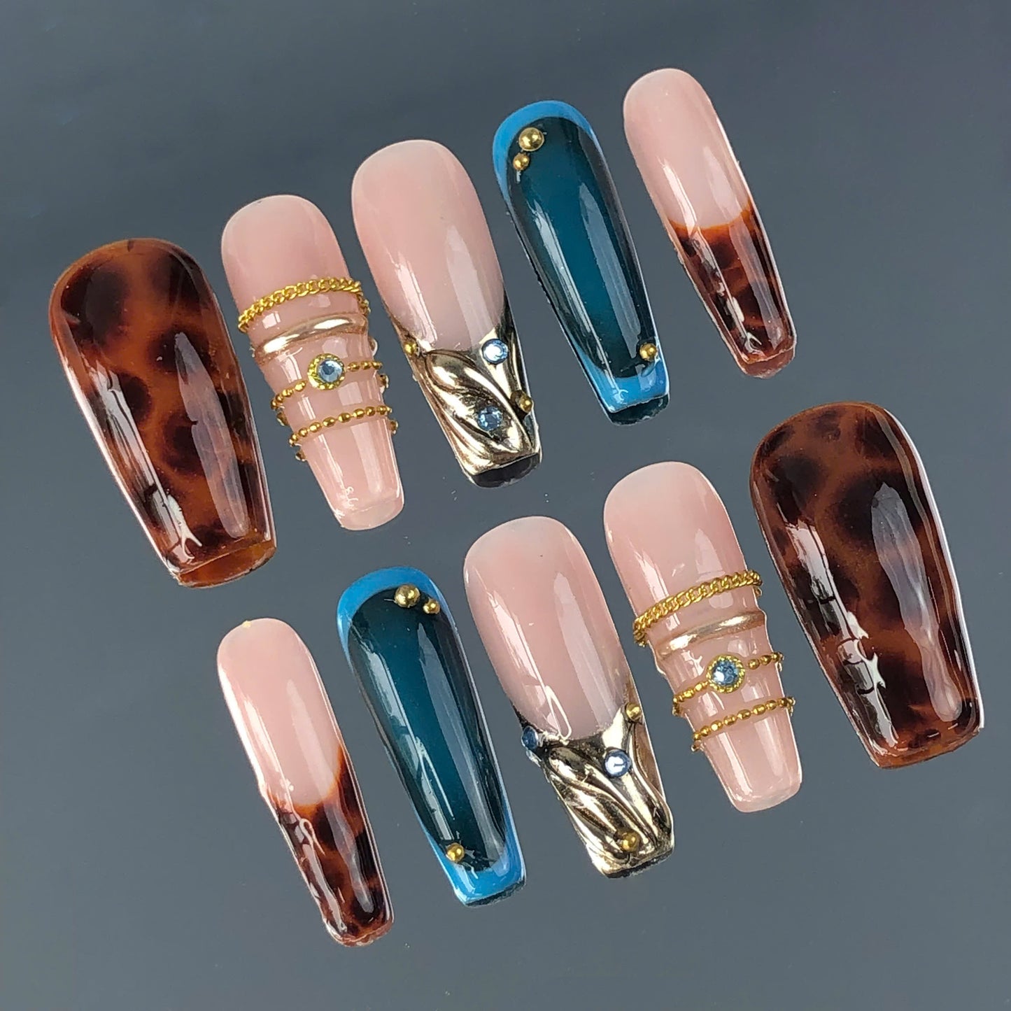 A244 Trending Luxury