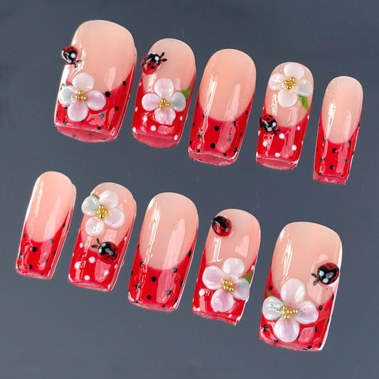 A252 Frechtip Red polka dots